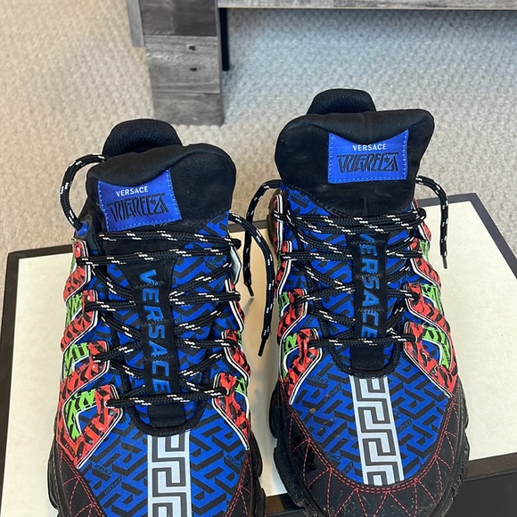 Versace shoe - Picture 2 of 3